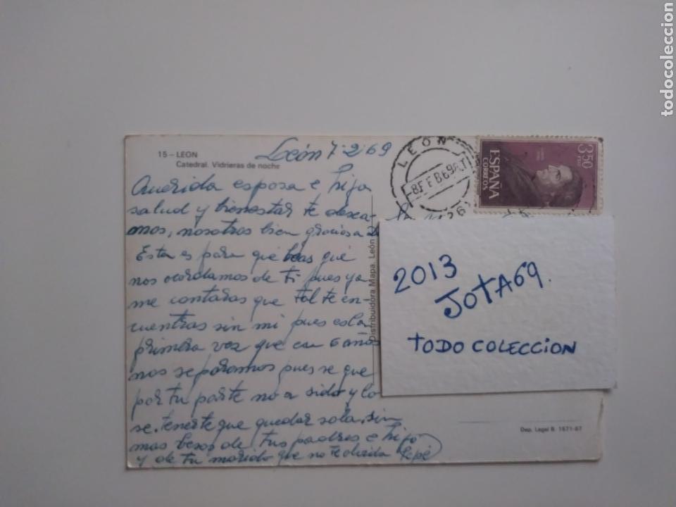 Postales: Le&oacute;n: vidrieras de noche.circulada.1969. - Foto 2
