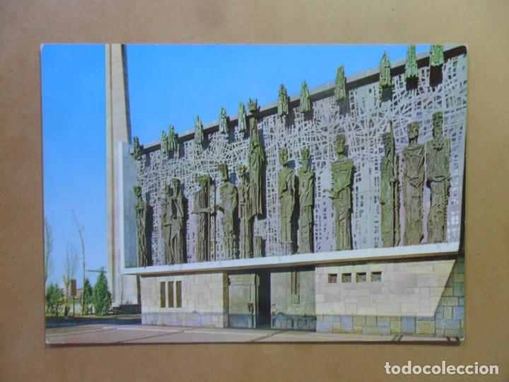 Postales: POSTAL - LEON - SANTUARIO DE NUESTRA SE&Ntilde;ORA DEL CAMINO - FACHADA - CENTRO - FOTOCOLOR VALMAN