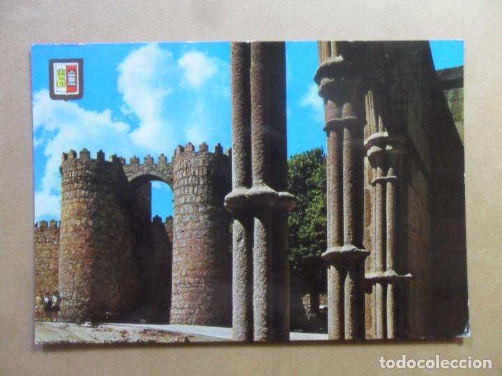 Postales: POSTAL - 2 - AVILA - PUERTA DE SAN VICENTE - ED. FISA - ESCUDO DE ORO