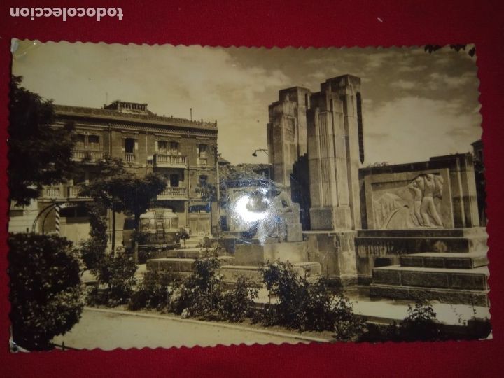 Postales: POSTAL.ARANDA DE DUERO.PLAZA PRIMO DE RIBERA.MONUMENTO.USADA.1958