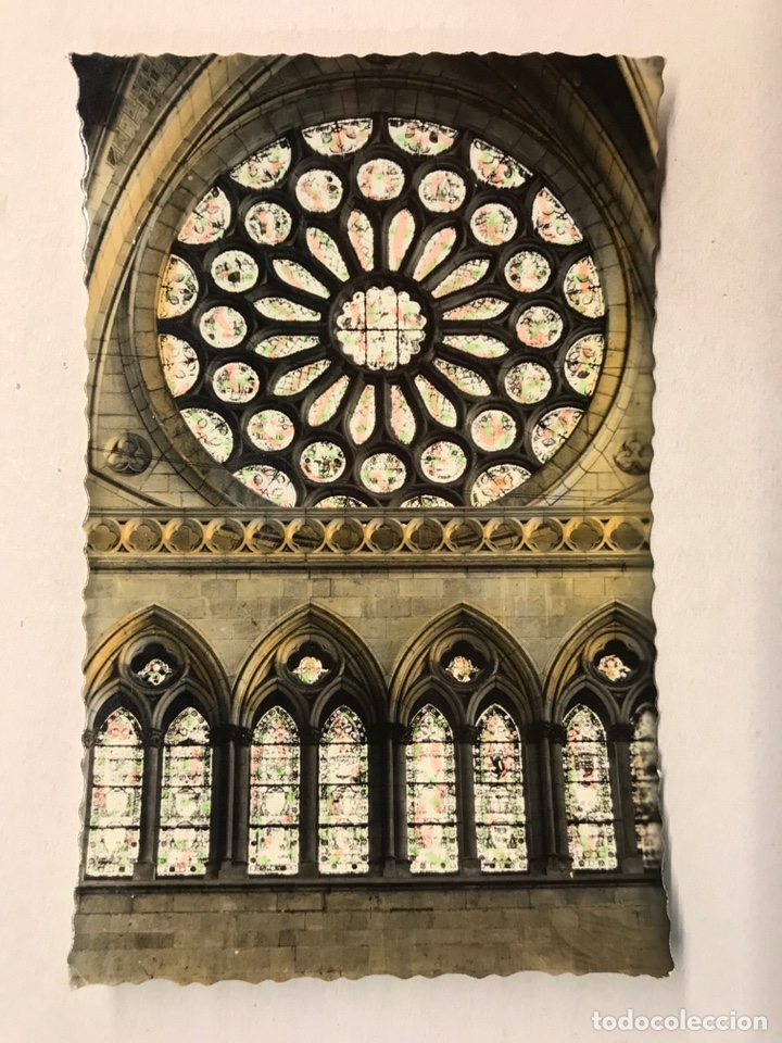 Postales: LEON. Postal Coloreada No.186, Catedral Vidrieras. Edita: ediciones Arribas (h.1960?)