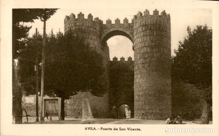 Postales: Avila &ndash; Puerta de San Vicente  - M. Arribas - 9x14 cms . Sin circular.