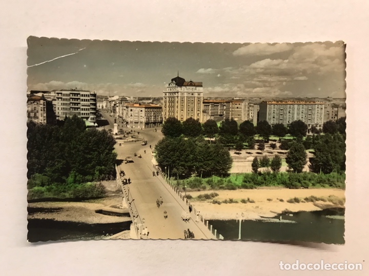 Postales: LEON. Postal Coloreada No.18, Vista Parcial. Edita: Ed. Lujo. Escrita (h.1960?)