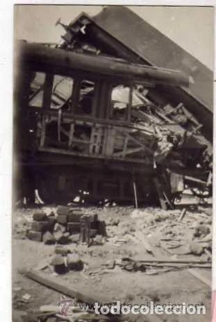 Postales: Postal fotogr&aacute;fica. 12 x 7,50 cm Descarrilamiento del tren expreso en Paredes de Nava 1922