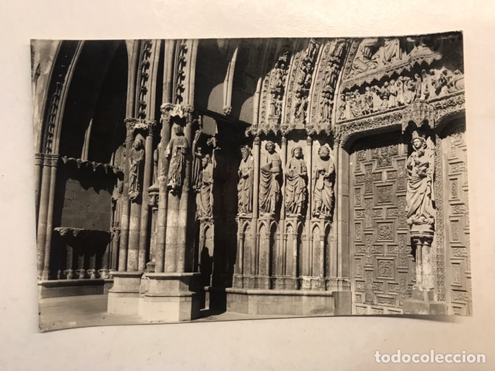 Postales: LEON. Postal No.11, Relieve en Piedra. Edita: Ed. Artigot (h.1950?) Escrita...