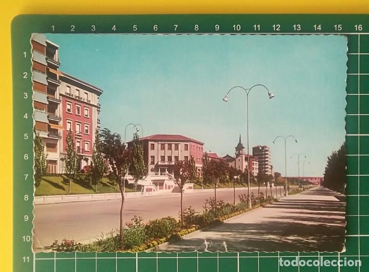 Postales: POSTAL CIRCULADA - LEON - AVENIDA DE LA FACULTAD - Foto 1
