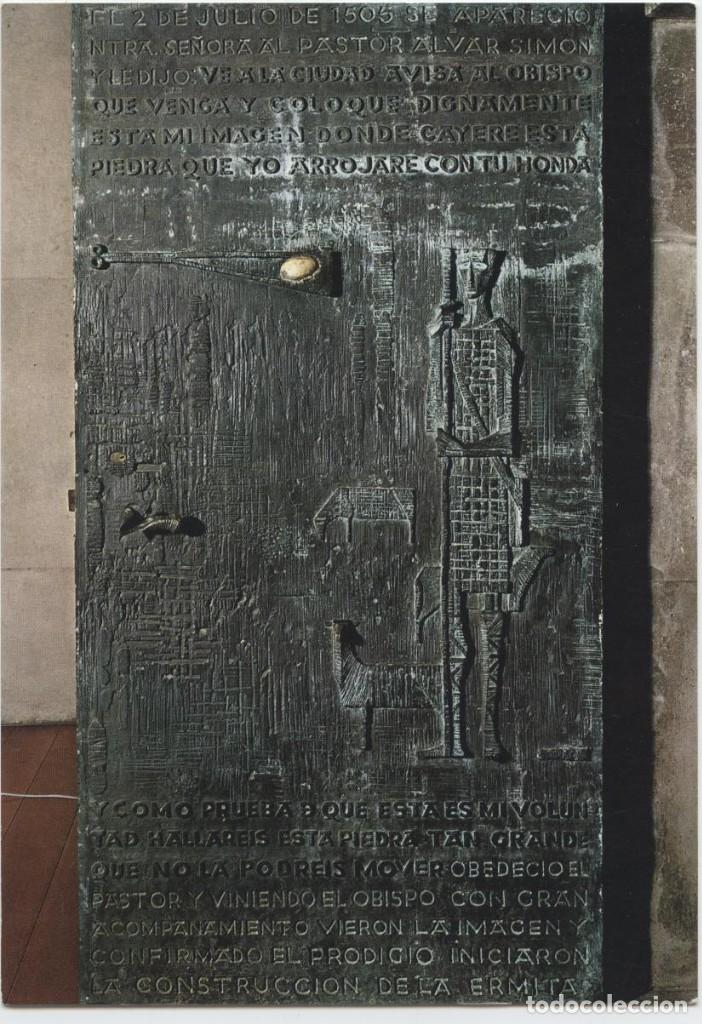 Postales: N&ordm; 27-LE&Oacute;N. Santuario de Nuestra Se&ntilde;ora del Camino. Puerta...Sin circular. Ed. A.SUBIRATS CASANOVAS