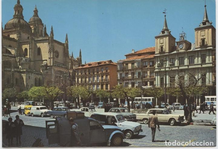 Postales: N&ordm; 809-SEGOVIA. La Catedral y Plaza Mayor. EDICIONES RO-FOTO