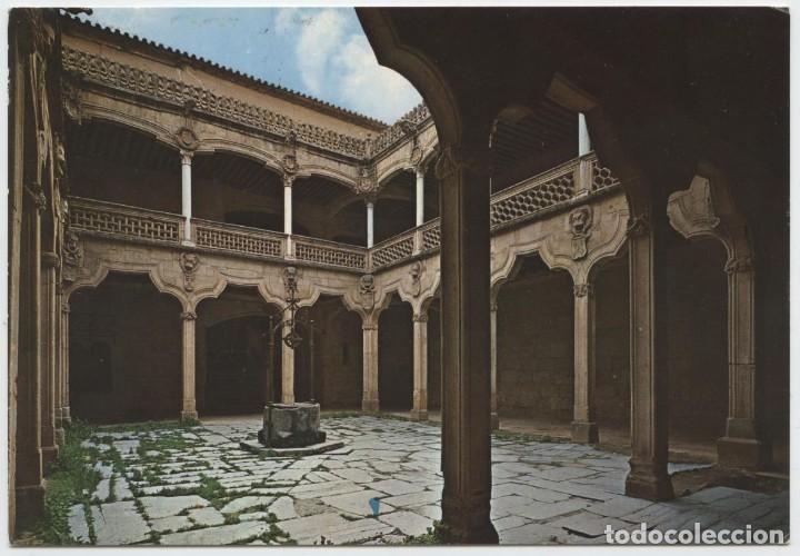 Postales: N&ordm; 81-SALAMANCA. Patio de la Casa de las Conchas. Sin circular. Ed. SALVADOR BARRUECO