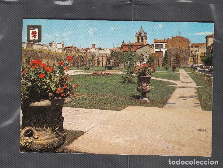 Postales: 88. LE&Oacute;N. JARDINES - Foto 1