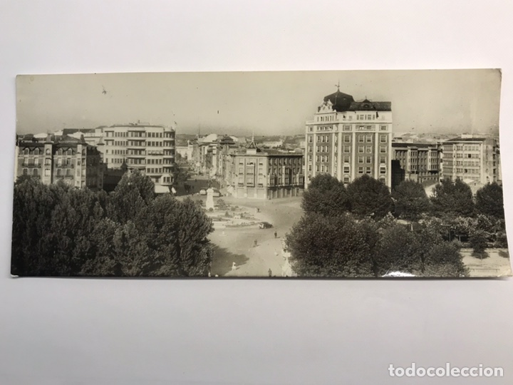 Postales: LEON, PostalTama&ntilde;o XL, Medidas:22 x 9 cm. Plz. de la Estaci&oacute;n y Glorieta Guzm&aacute;n el Bueno (a.1959)