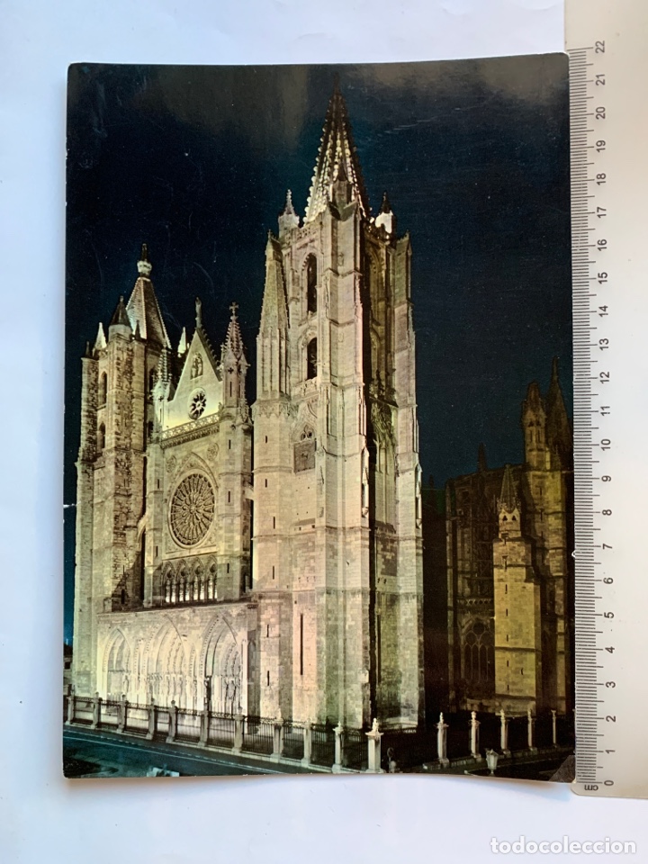 Postales: POSTAL. LEON. LA CATEDRAL ILUMINADA. EDICIONES ARRIBAS. - Foto 1