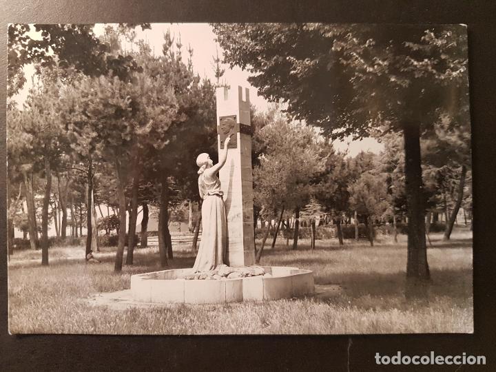 Postales: PONFERRADA LEON MONUMENTO A GIL Y CARRASCO - Foto 1