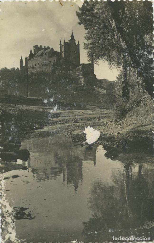 Postales: N&ordm; 7-SEGOVIA. El Alc&aacute;zar visto desde el r&iacute;io Eresma. Sin circular. EDICIONES GARC&Iacute;A GARRABELLA