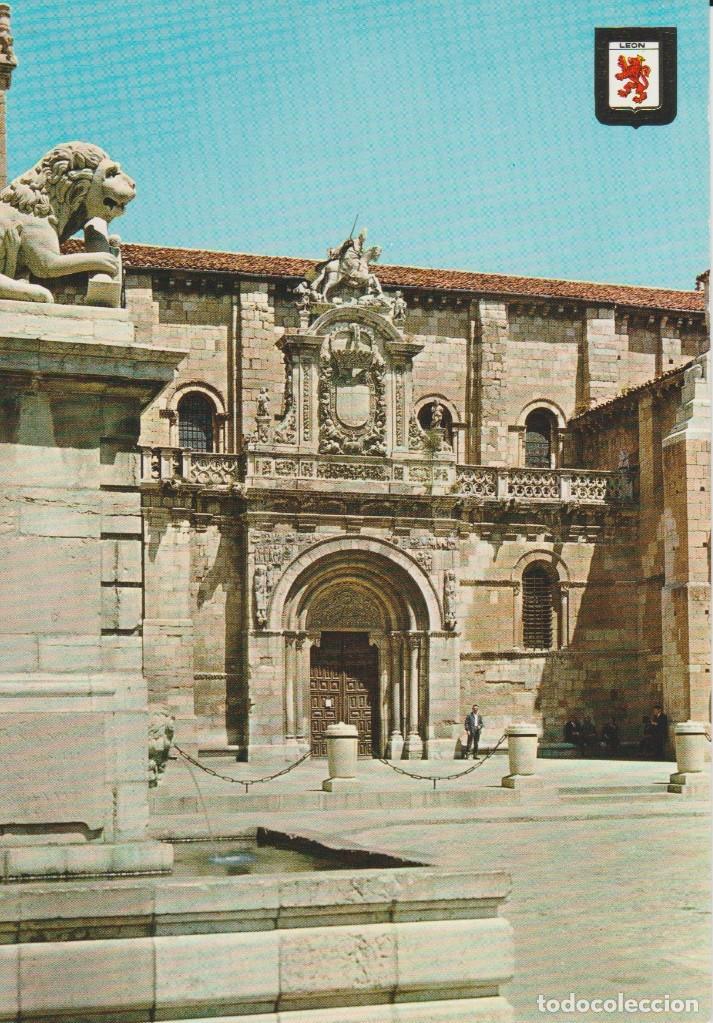 Postales: (56) LEON. FUENTE Y PORTICO DE SAN ISIDRO ... SIN CIRCULAR