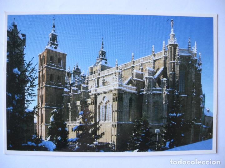 Postales: Vista general. Catedral de Astorga nevada.