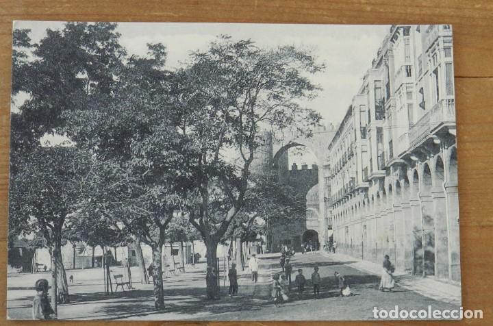 Postales: Postal de Avila. n.16. Plaza del Alc&aacute;zar. Fot. Mayoral Encinar. Ed. Grafos. No circulada.