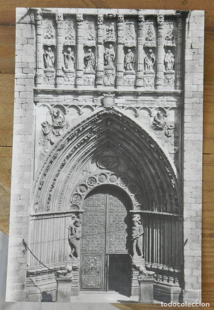 Postales: Foto Postal de Avila. n.44. Puerta de la Catedral. Ed. Fisa. No circulada.