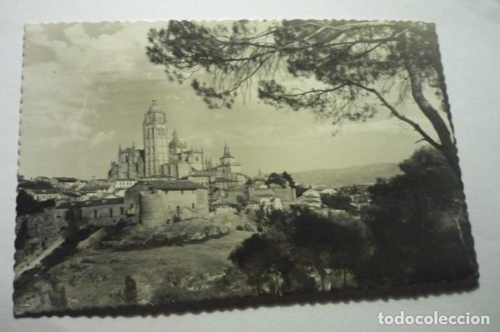 Postales: postal segovia.-catedral vista desde pinar -circulada