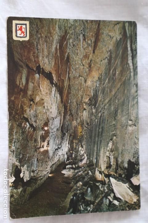 Postales: CUEVA DE VALPORQUERO LEON N&ordm; 2 GRAN VIA ED ESCUDO DE ORO SUBIRATS CASANOVAS SIN CIRCULAR