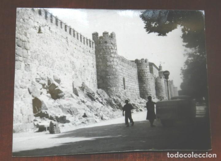 Postales: FOTOGRAFIA DE AVILA, VESPACAR, TRICICLO MOTORIZADO DE EMPANADILLAS LA COCINERA, A&Ntilde;OS 50, MIDE 9 X 7