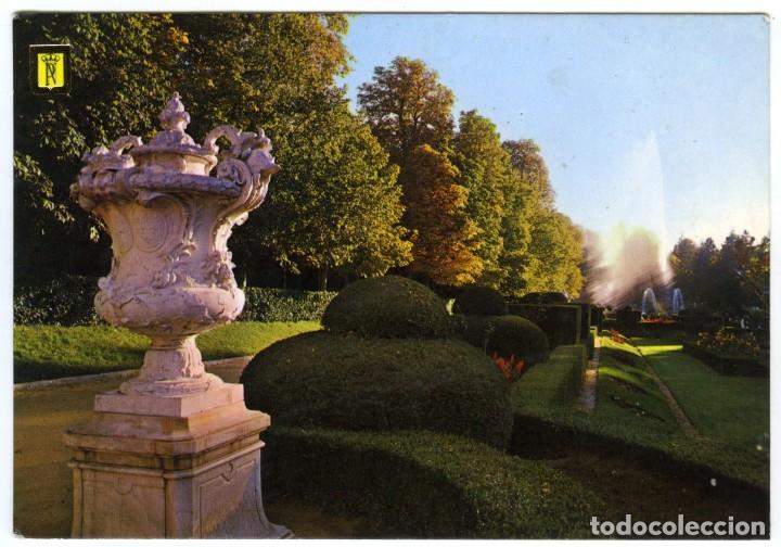 Postales: N&ordm; 7-SEGOVIA. La Granja de San Ildefonso. Parterre de la Fama. Circulada en 1980. ED. PATRIMONIO NAC