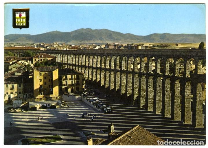 Postales: N&ordm; 38-SEGOVIA. Acueducto y Plaza Oriental. Sin circular. ED. DOM&Iacute;NGUEZ
