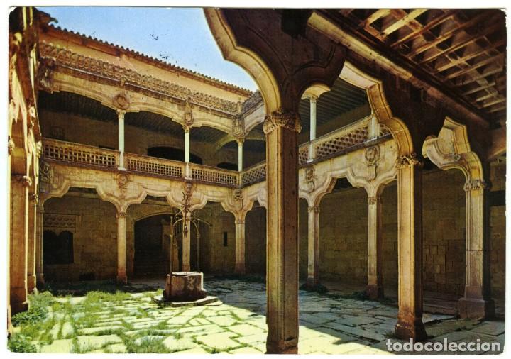 Postales: N&ordm; 35-SALAMANCA. Patio de la Casa de las Conchas. Circulada en 1972. ED. MANIPEL