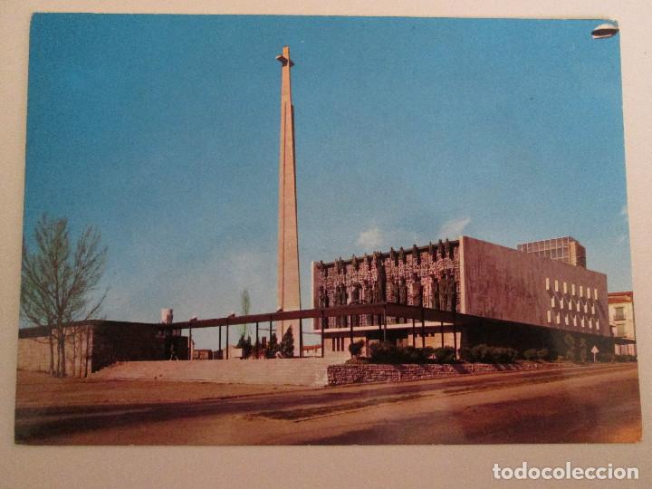 Postales: POSTAL LEON - SANTUARIO NUESTRA SE&Ntilde;ORA DEL CAMINO VISTA GENERAL -1970- VALMAN -ESCRITA SIN CIRCULAR