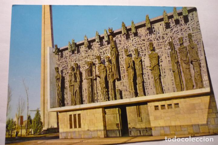 Postales: postal leon fachada santuario ntra sra. camino cm