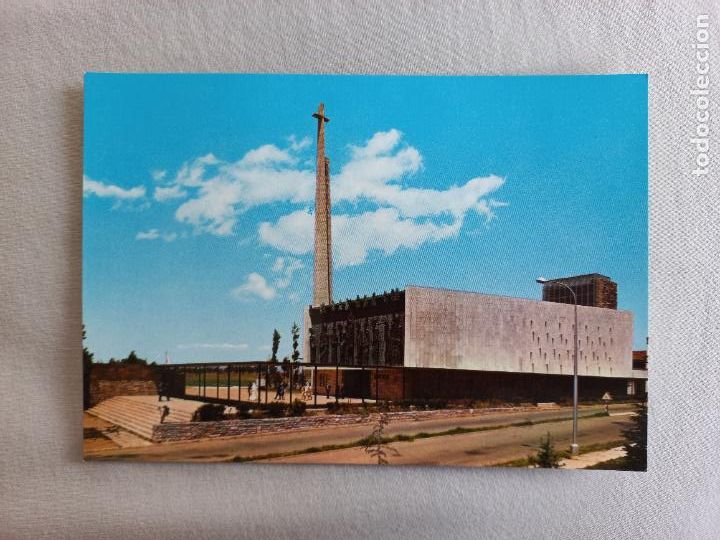 Postales: N&ordm; 1. LEON SANTUARIO NUESTRA SE&Ntilde;ORA DEL CAMINO. VISTA GENERAL. EDICIONES FISA A&Ntilde;OS 60 POSTAL S/C