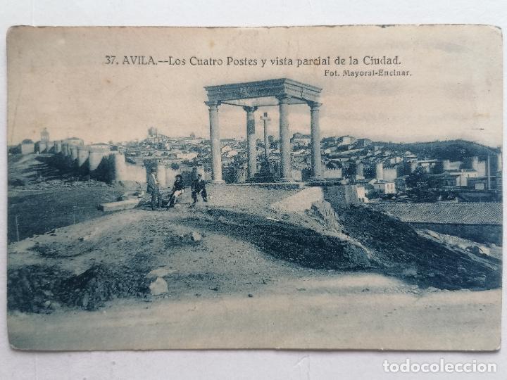 Postkarten: ANTIGUA POSTAL AVILA, LOS CUATRO POSTES Y VISTA PARCIAL DE LA CIUDAD, SIN CIRCULAR, FOT. MAYORAL