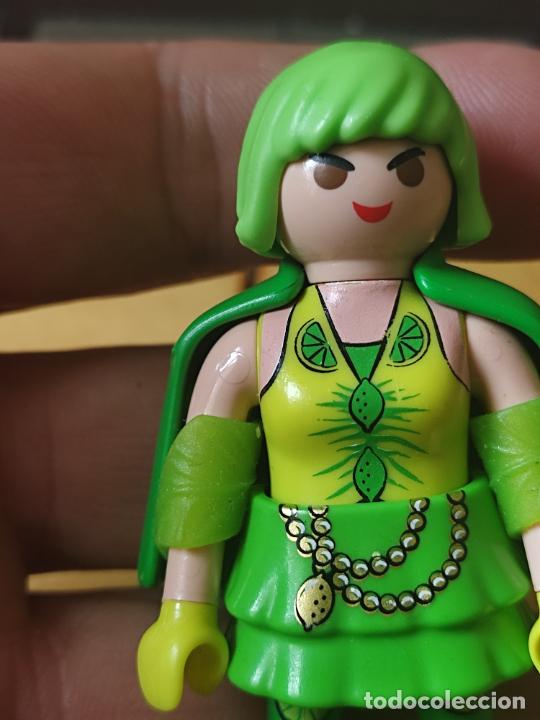Postales: PLAYMOBIL FAMOBIL LIMA CAPA MUY BONITA FIGURA MUJER