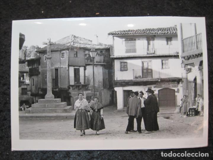 Cartoline: LA ALBERCA-SUBIENDO A LA PE&Ntilde;A DESDE LA ALBERC-ED ARRIBAS-FOTOGRAFICA-POSTAL ANTIGUA-(93.166)