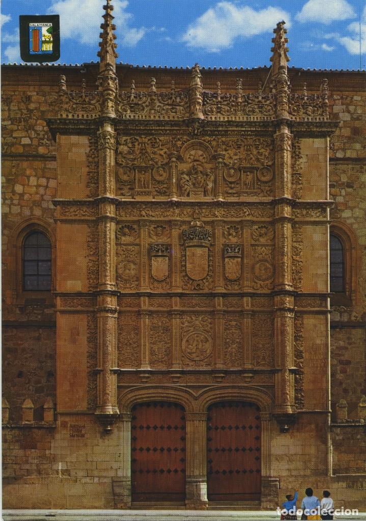 Postales: N&ordm; 15-SALAMANCA. Puerta de la Universidad (fachada). Sin circular. ED. DOM&Iacute;NGUEZ