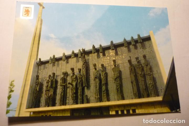 Postales: postal leon fachada santuatio ntra sra camino