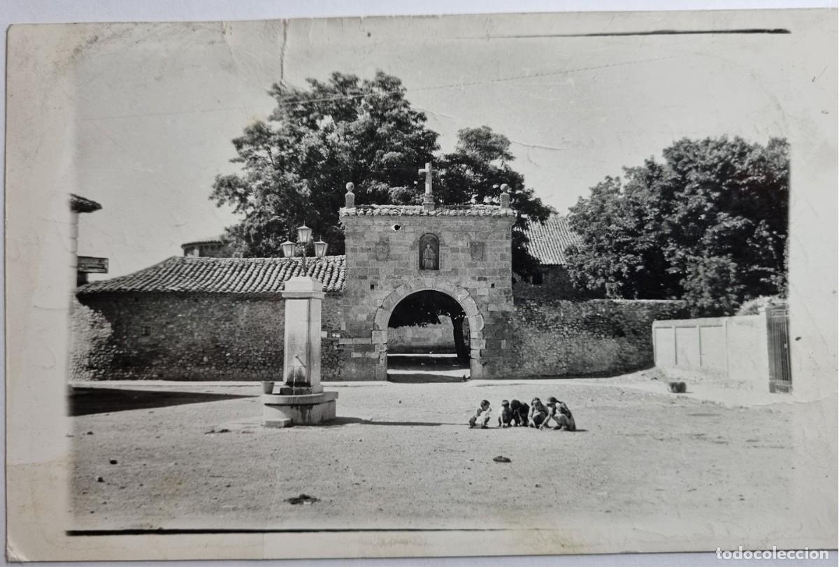 Cartoline: Postal de Carrizo Plaza Mayor. Distribuidor LIBRER&Iacute;A CARRIZO. Escrita y con sello 0,70 CTS. RARA.