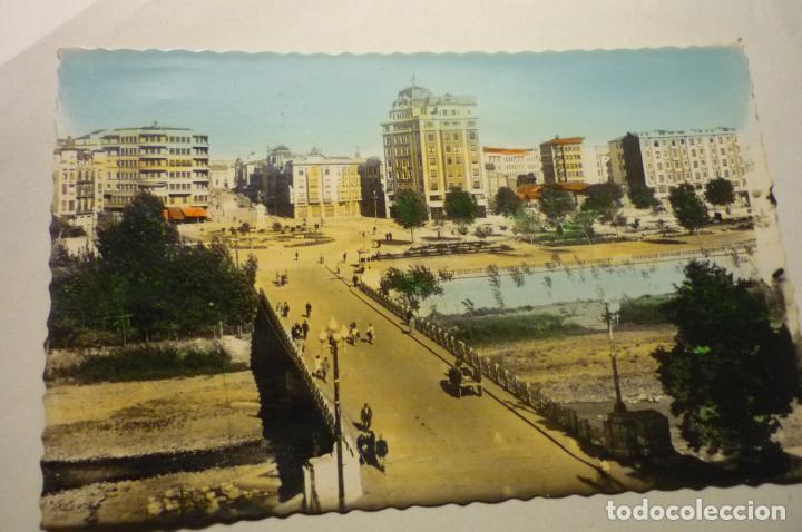 Postales: postal leon.-puente estacion y glorieta guzman bueno.-coloreada circulada cm