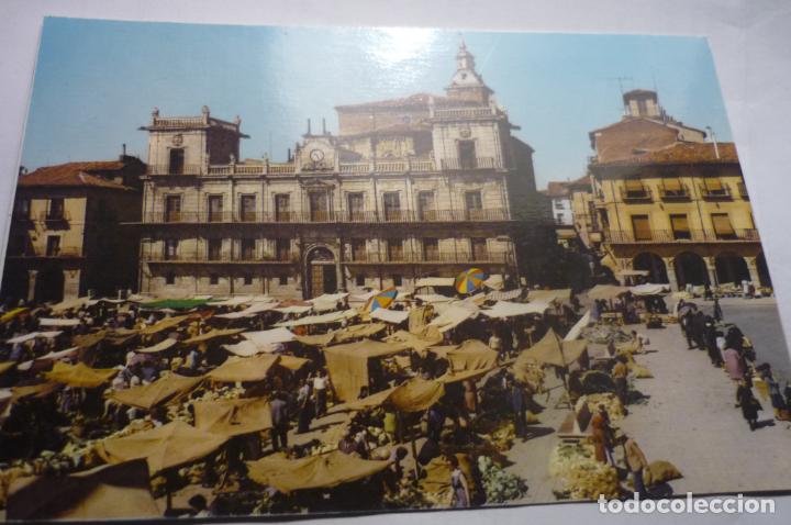 Postales: postal leon pl.mayor dia mercado cm