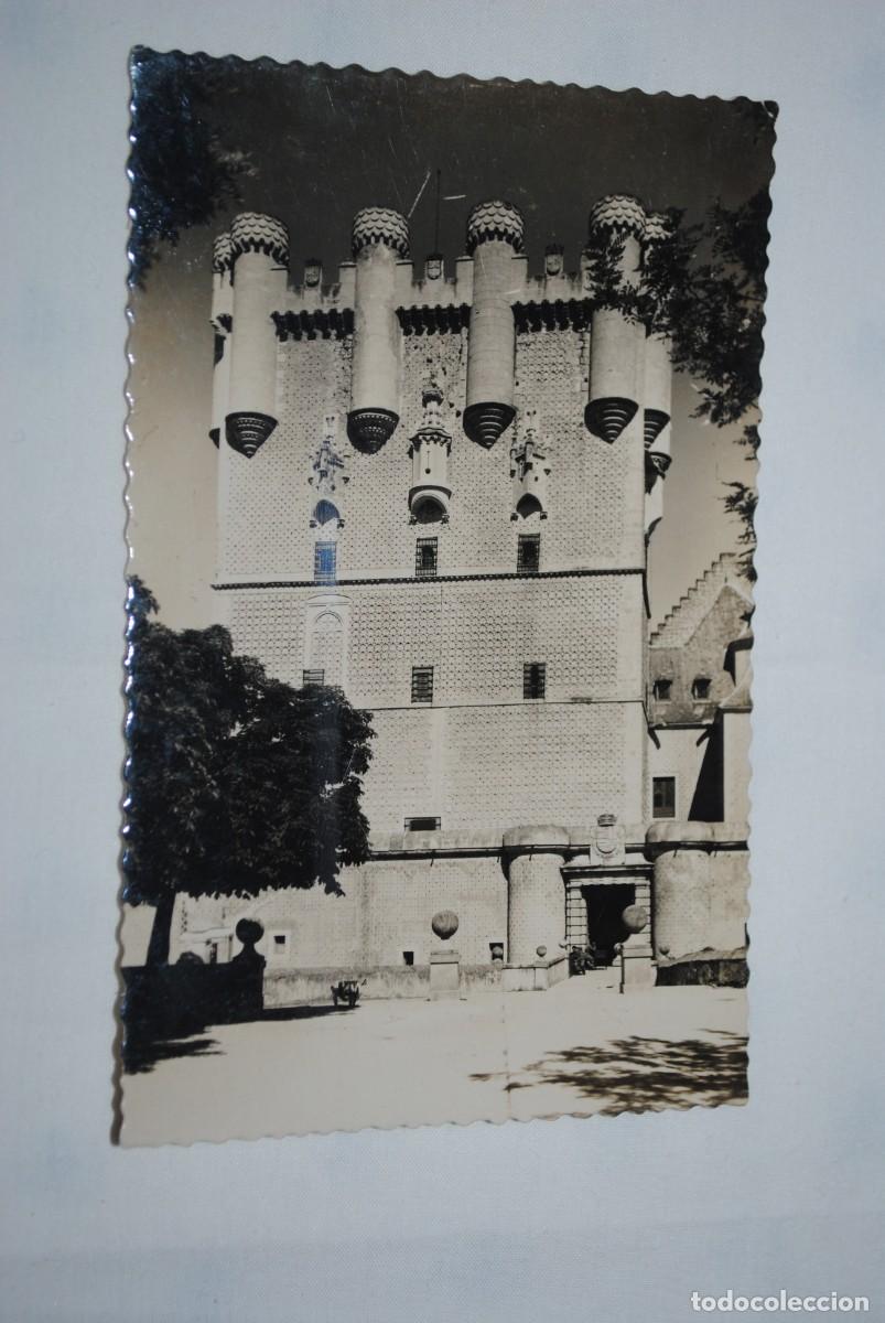 Postales: SEGOVIA ENTRADA DE EL ALCAZAR . - Foto 1