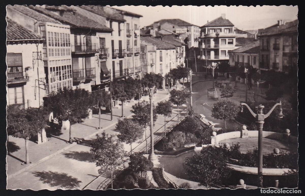 Postales: Aranda de Duero. *Plaza del Caudillo* Nueva.