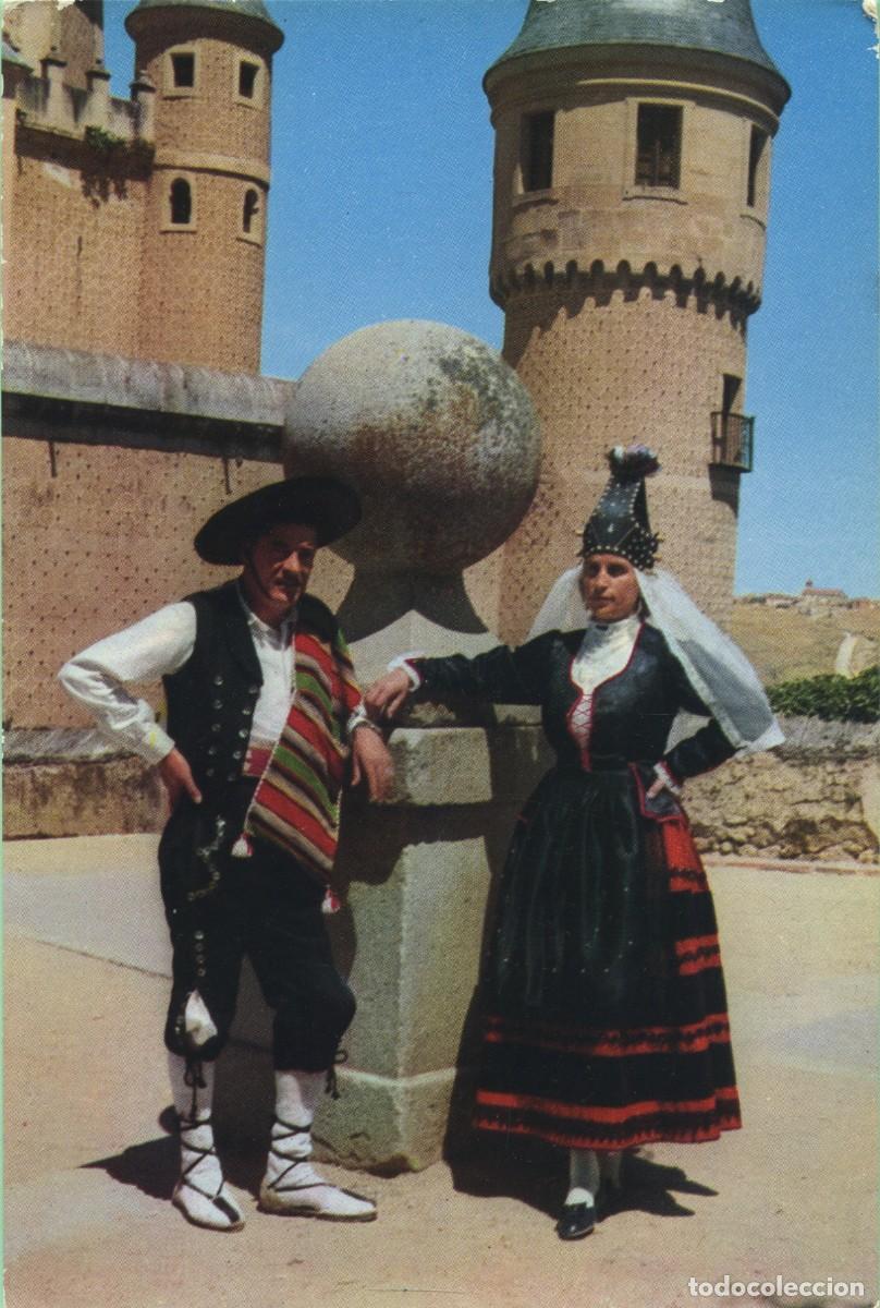 Postcards: N&ordm; 1-SEGOVIA. Pareja t&iacute;pica. Sin circular. ED. DANIEL ARBONES VILLACAMPA