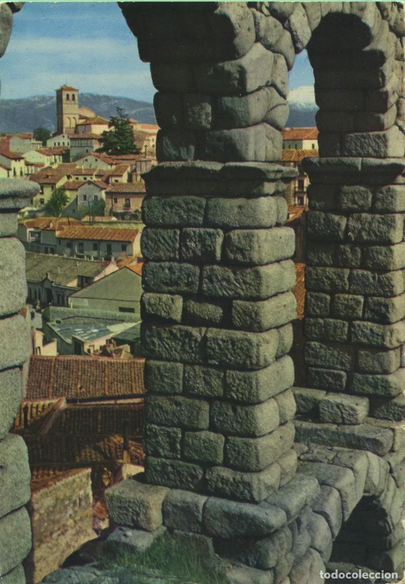 Postcards: N&ordm; P-13-SEGOVIA. Detalle del Acueducto. Sin circular. EDICIONES MOLLFULLEDA