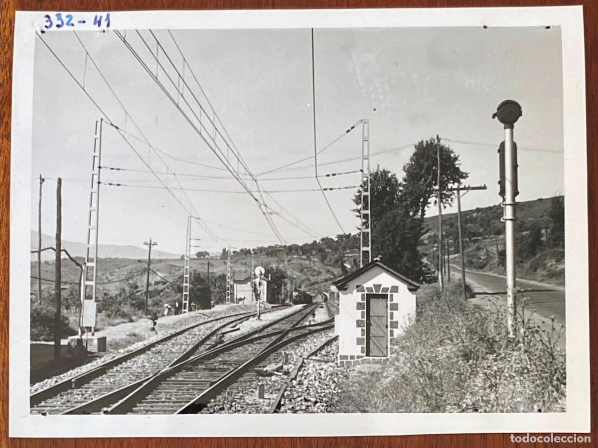Postales: ANTIGUA FOTOGRAFIA DE SAN ESTEBAN DE VALDUEZA 1959 (LEON) ESTACION DE FERROCARRIL, MIDE 11,5 X 8,8