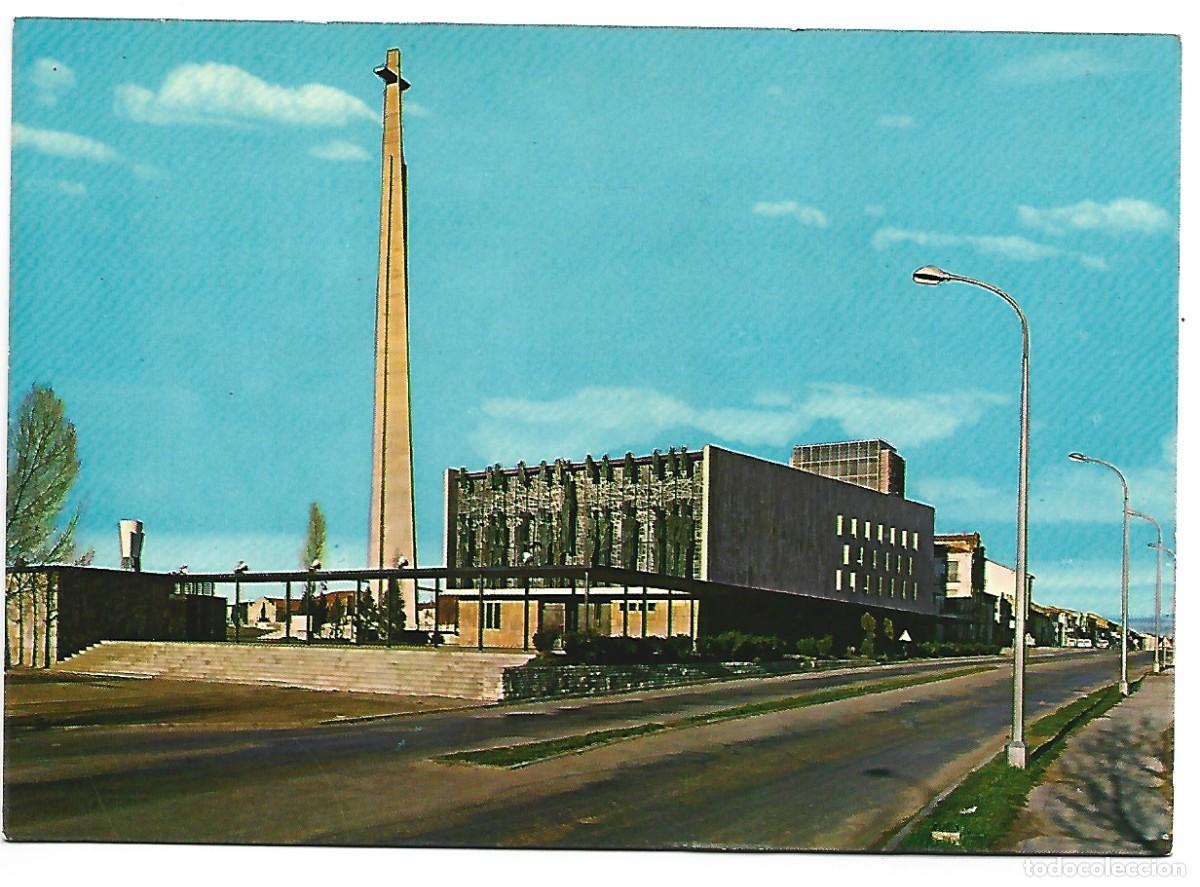 Cartes Postales: SANTUARIO DE NUESTRA SE&Ntilde;ORA DEL CAMINO, FACHADA PRINCIPAL.- LEON