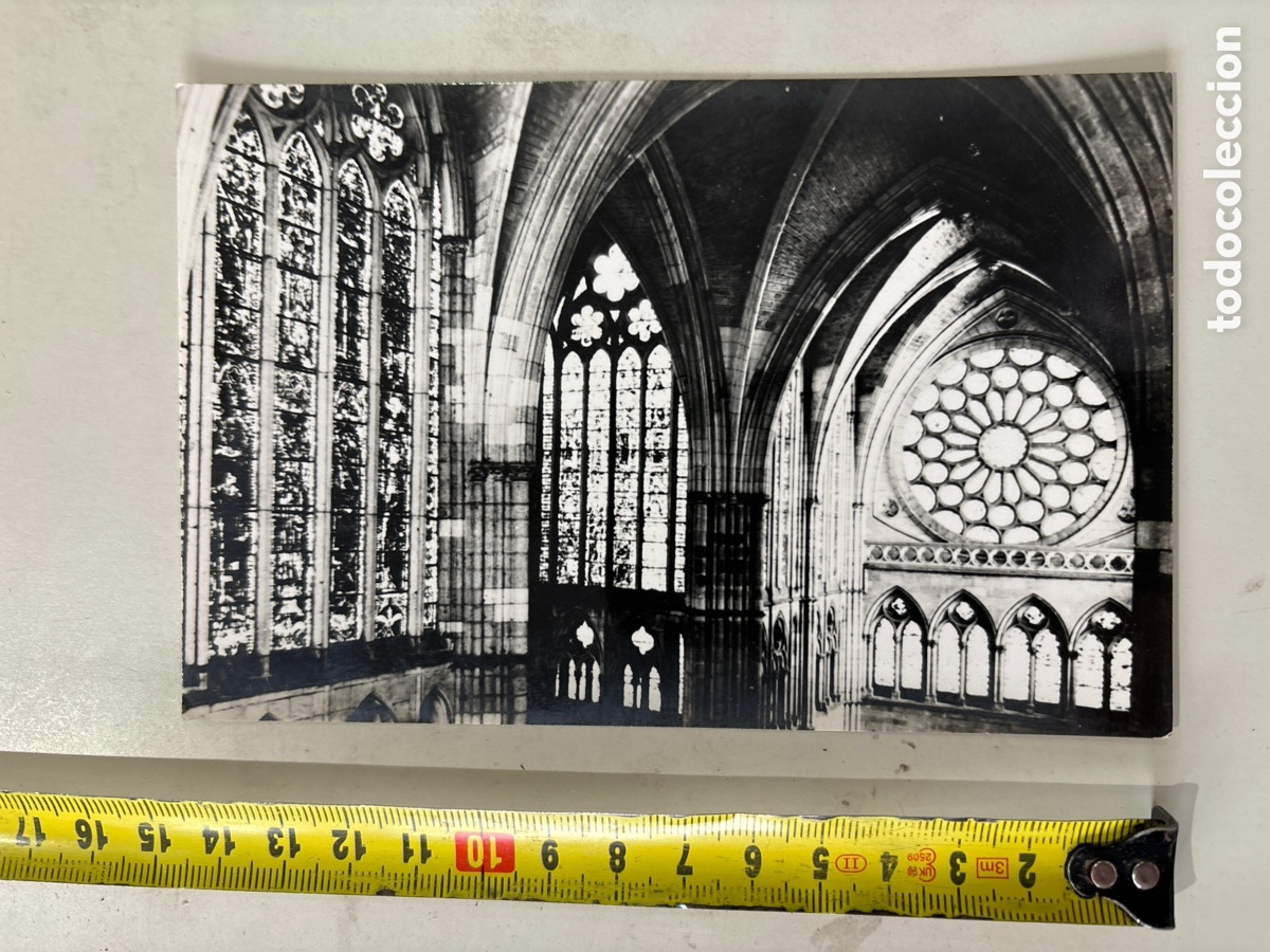 Cartes Postales: POSTAL. LEON. C&Aacute;TEDRAL. VIDRIERAS. ED. ARTIGOT.