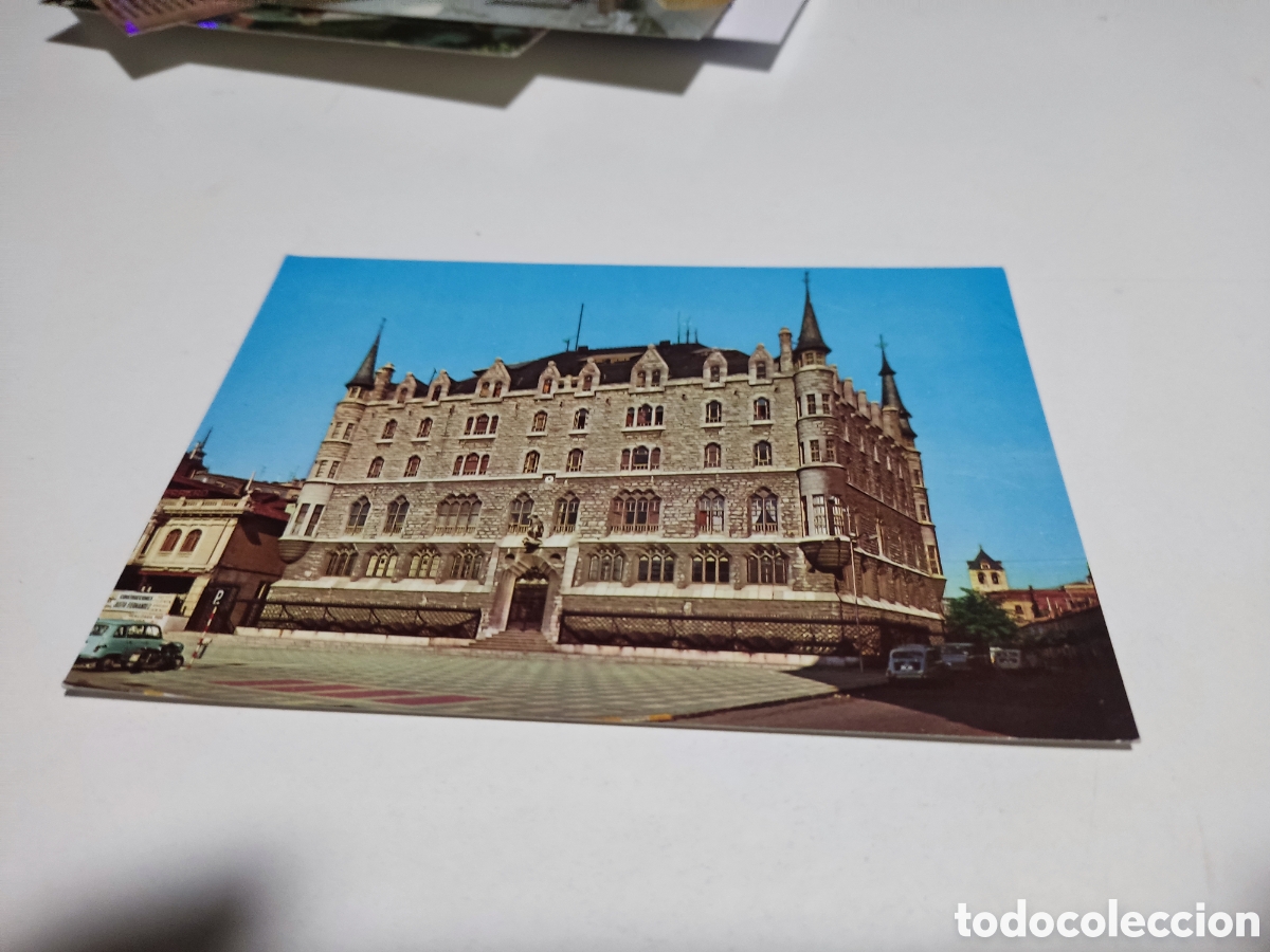 Postales: Postal Le&oacute;n edificio Caja de Ahorros, Gaud&iacute; - Foto 1