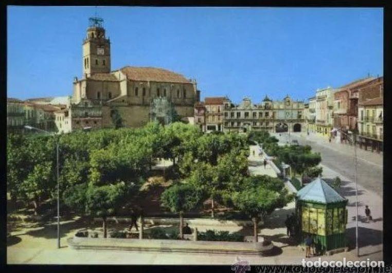 Postales: Medina del Campo. *Plaza del Generalisimo...* Ed. Excl. Poli n&ordm; 5. Nueva.