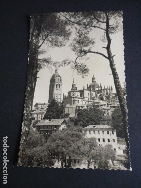 Postales: SEGOVIA VISTA DE LA CATEDRAL - Foto 1