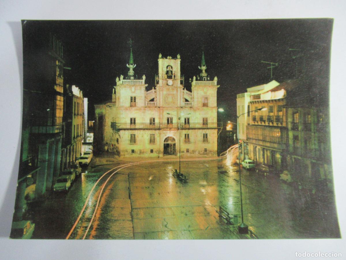 Postales: Astorga (Le&oacute;n) - Casa Consistorial. Nocturna - Circulada